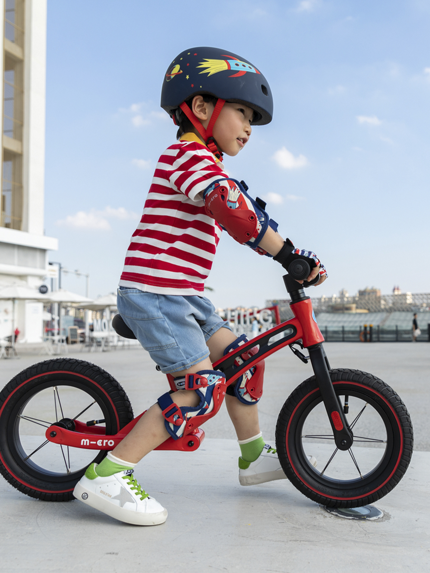 Micro Balance Bike Deluxe Red — White 
